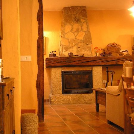 Hostal Rural Las Cuatro Calles San Martín del Pimpollar Zewnętrze zdjęcie