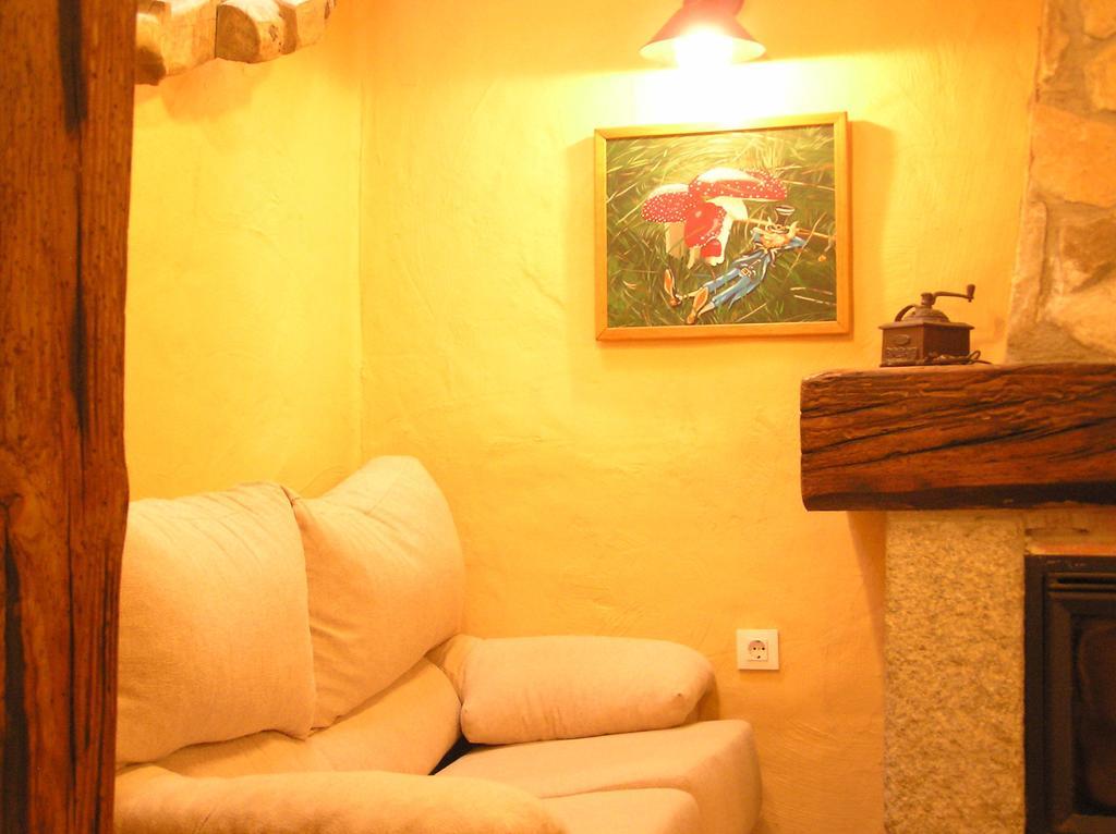 Hostal Rural Las Cuatro Calles San Martín del Pimpollar Zewnętrze zdjęcie