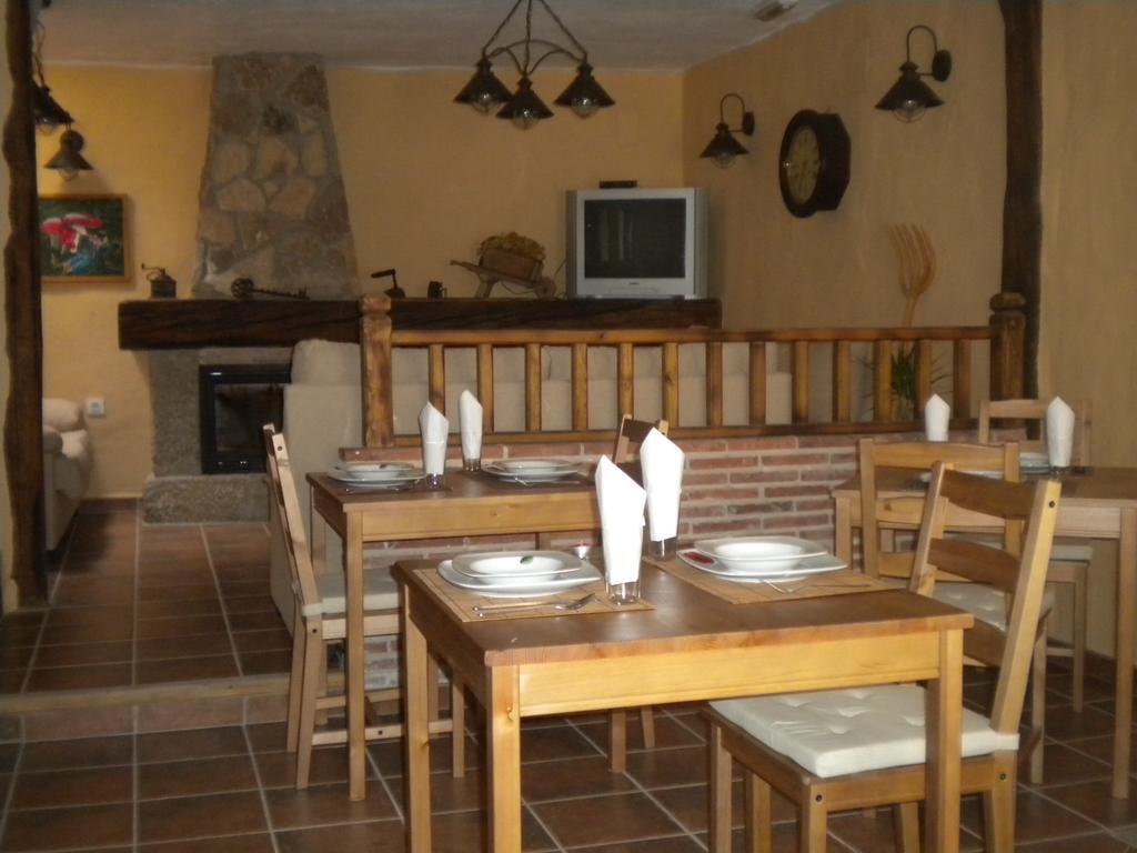 Hostal Rural Las Cuatro Calles San Martín del Pimpollar Zewnętrze zdjęcie