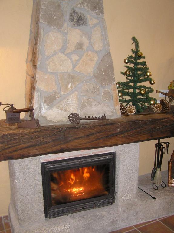 Hostal Rural Las Cuatro Calles San Martín del Pimpollar Zewnętrze zdjęcie