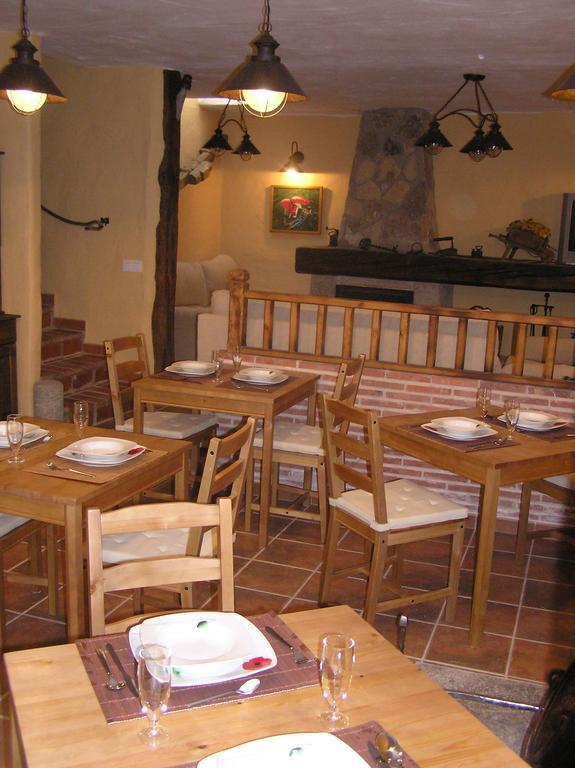 Hostal Rural Las Cuatro Calles San Martín del Pimpollar Zewnętrze zdjęcie
